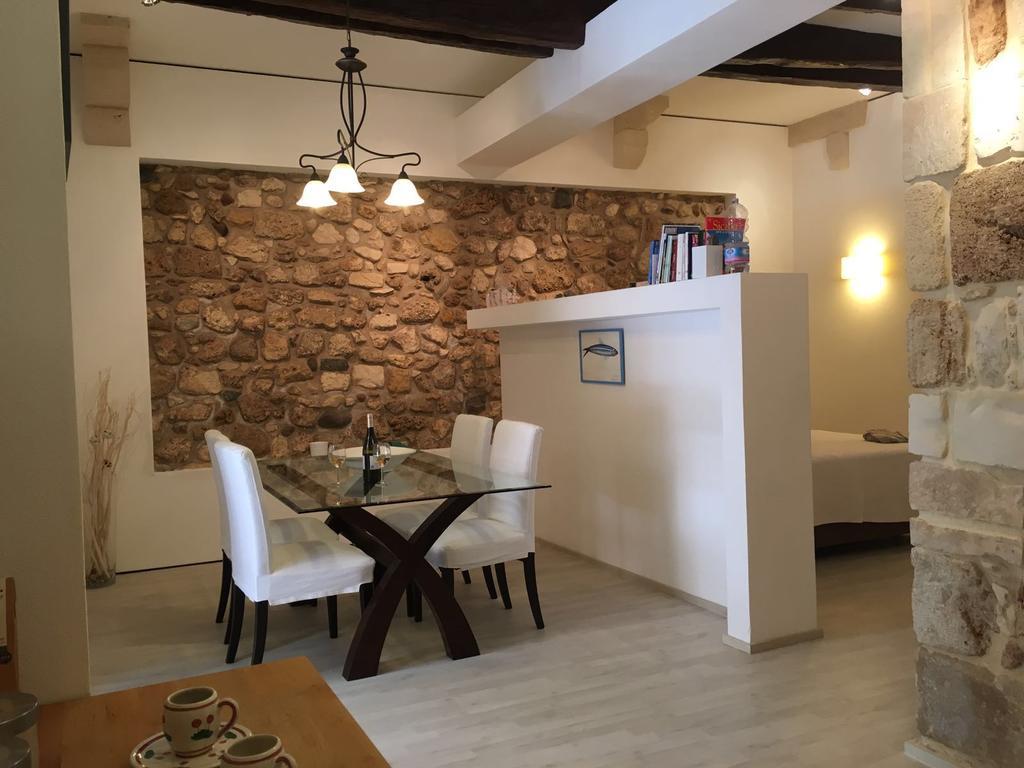 Lovely House In Ortigia Apartment